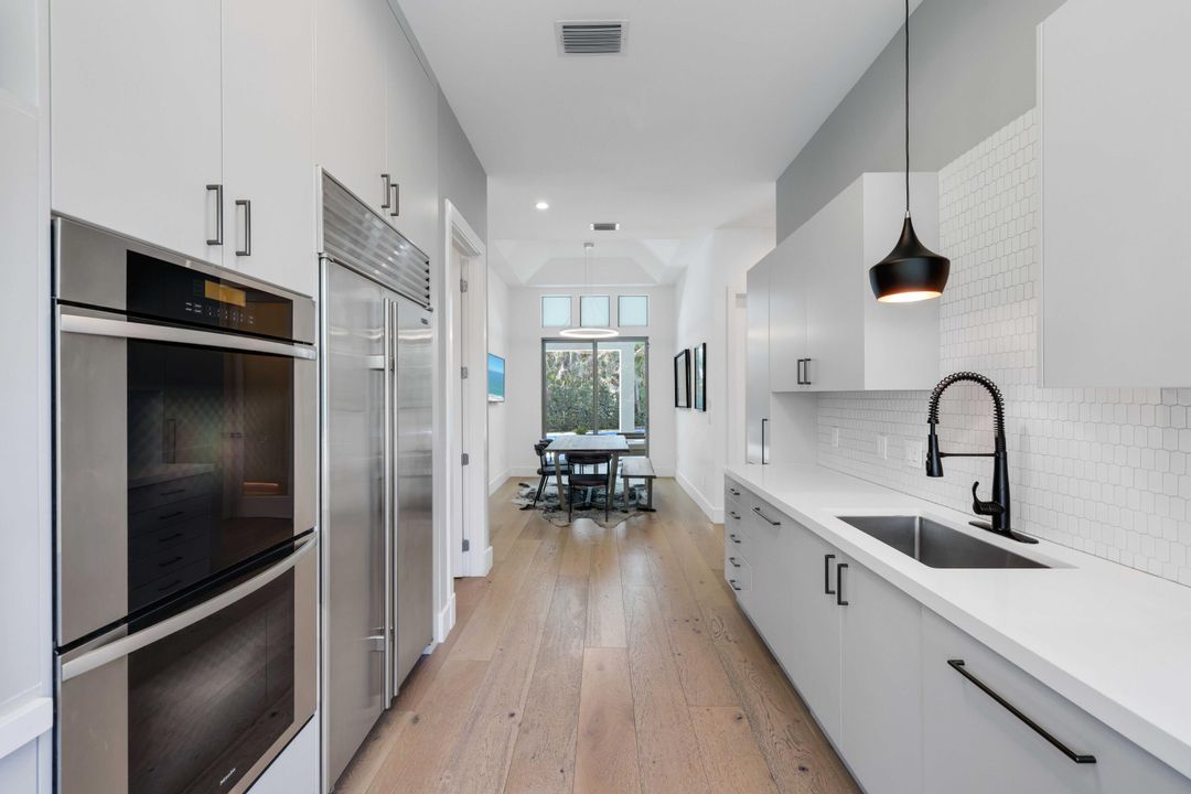 Active With Contract: $4,950,000 (4 beds, 4 baths, 3488 Square Feet)