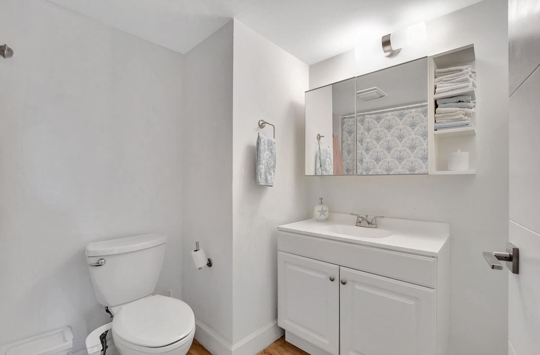 For Sale: $390,000 (2 beds, 2 baths, 1340 Square Feet)