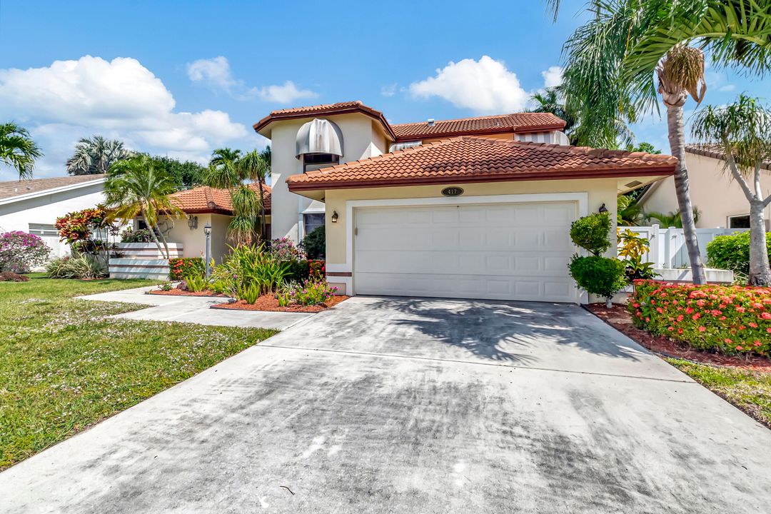 Active With Contract: $1,100,000 (4 beds, 3 baths, 2545 Square Feet)