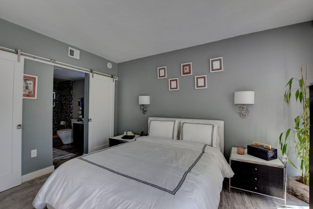 For Sale: $1,100,000 (2 beds, 2 baths, 1294 Square Feet)