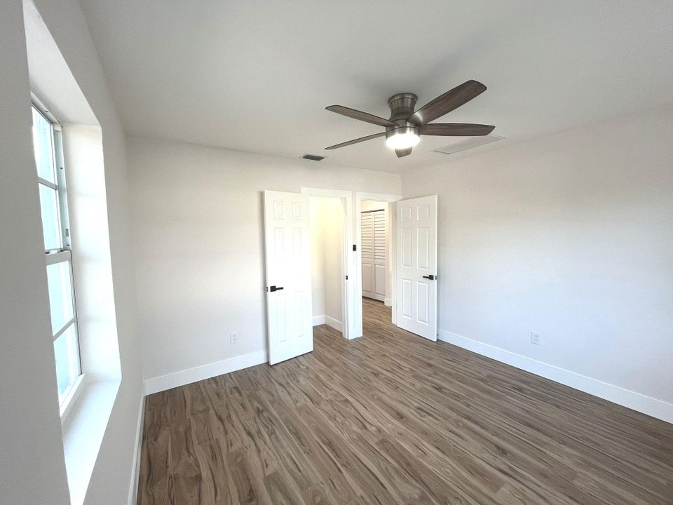 For Sale: $449,500 (3 beds, 2 baths, 1043 Square Feet)