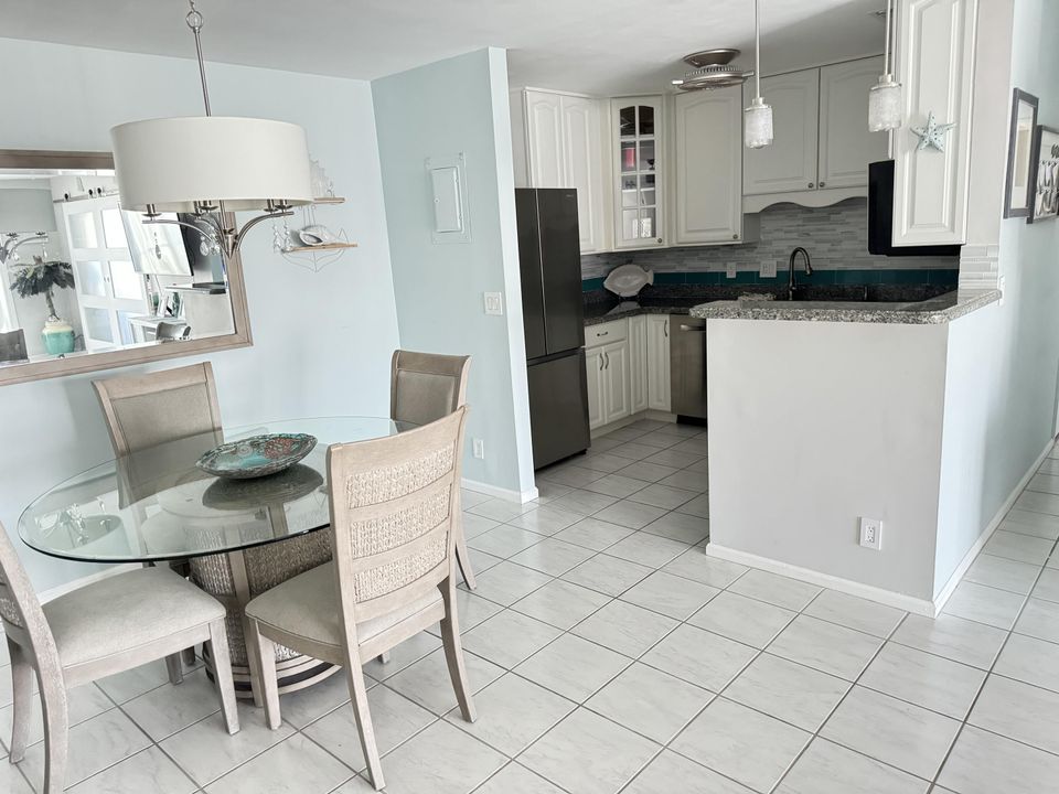 For Sale: $449,000 (2 beds, 2 baths, 1260 Square Feet)