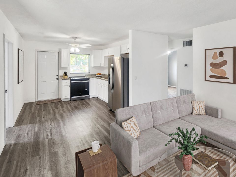 Active With Contract: $250,000 (3 beds, 1 baths, 875 Square Feet)