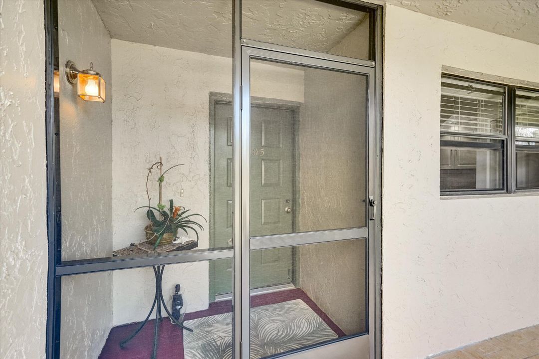 For Sale: $335,000 (2 beds, 2 baths, 1245 Square Feet)