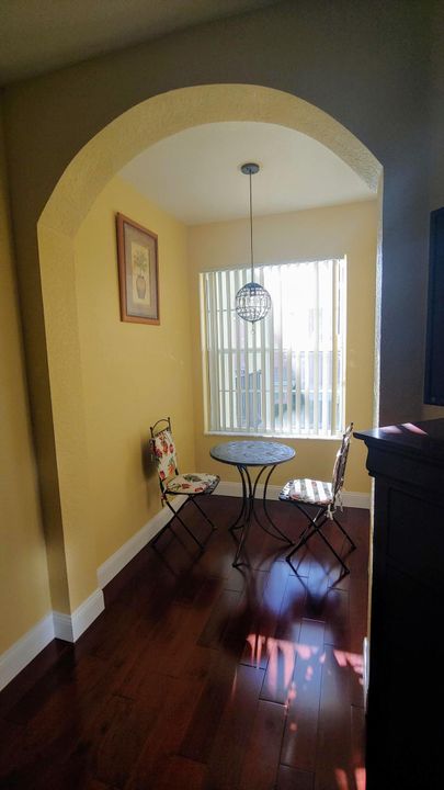 For Rent: $2,750 (2 beds, 2 baths, 1288 Square Feet)