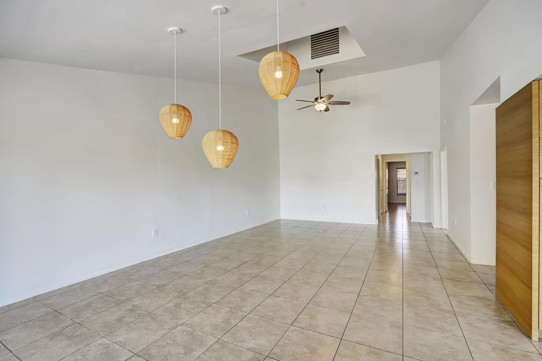 Active With Contract: $475,000 (2 beds, 2 baths, 1369 Square Feet)