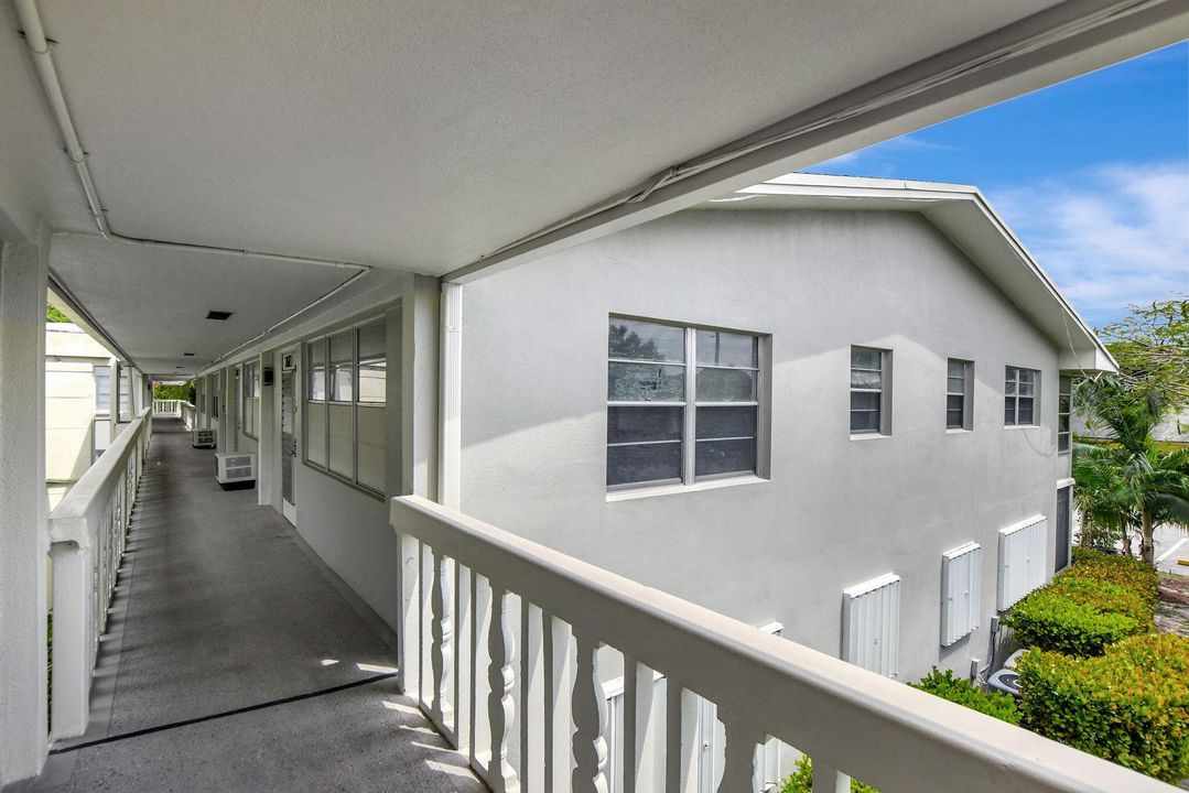 Active With Contract: $88,500 (1 beds, 1 baths, 700 Square Feet)