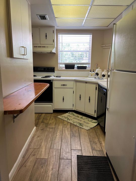 For Rent: $1,750 (2 beds, 2 baths, 891 Square Feet)