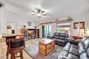 Active With Contract: $300,000 (3 beds, 2 baths, 1196 Square Feet)