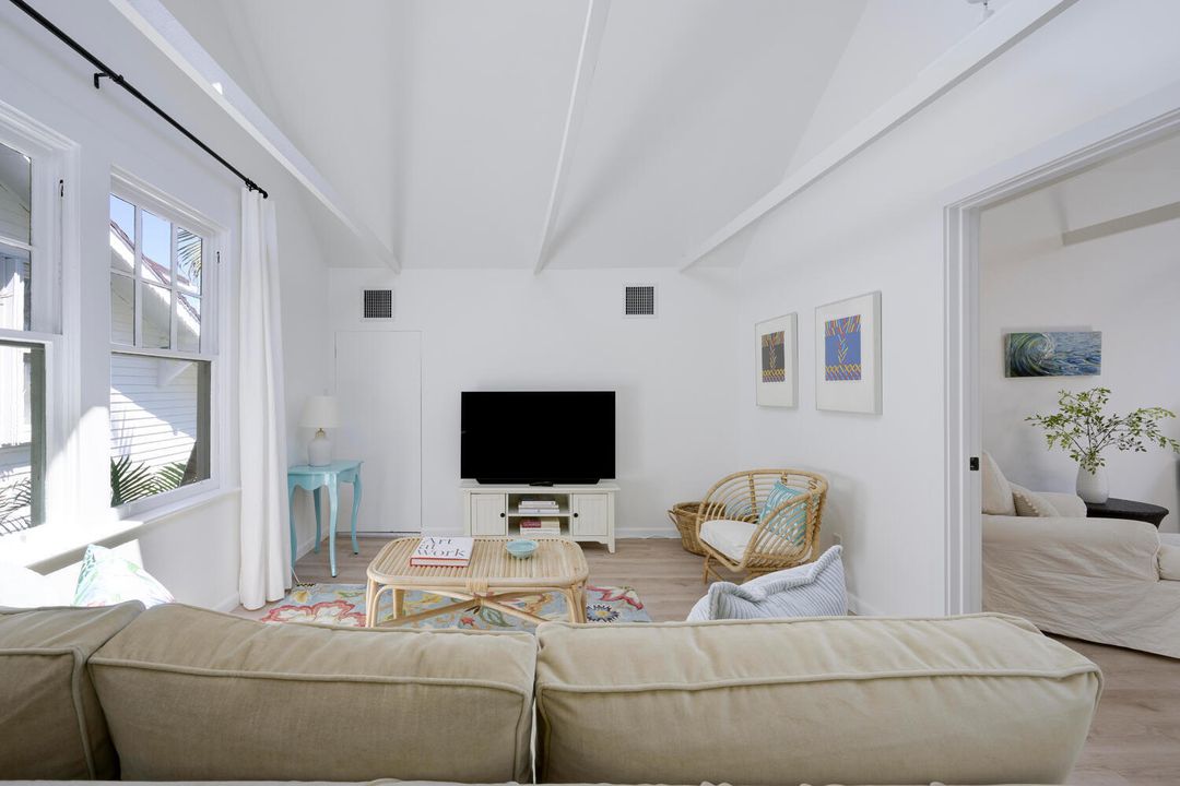 For Sale: $4,500,000 (3 beds, 2 baths, 1728 Square Feet)