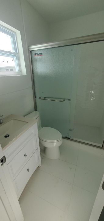 Active With Contract: $2,500 (2 beds, 2 baths, 1374 Square Feet)