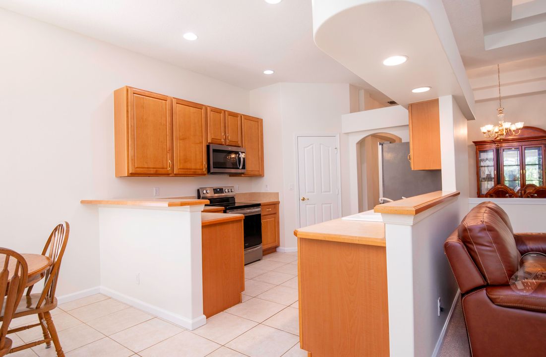 For Sale: $549,000 (2 beds, 2 baths, 1907 Square Feet)