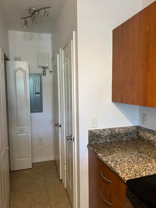 For Rent: $1,850 (2 beds, 2 baths, 1199 Square Feet)