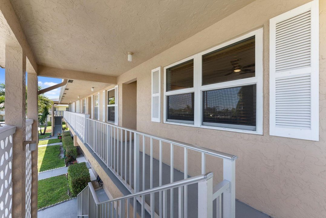 For Sale: $269,900 (2 beds, 2 baths, 1167 Square Feet)