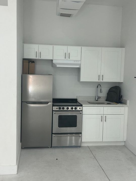 For Rent: $1,495 (1 beds, 1 baths, 953 Square Feet)