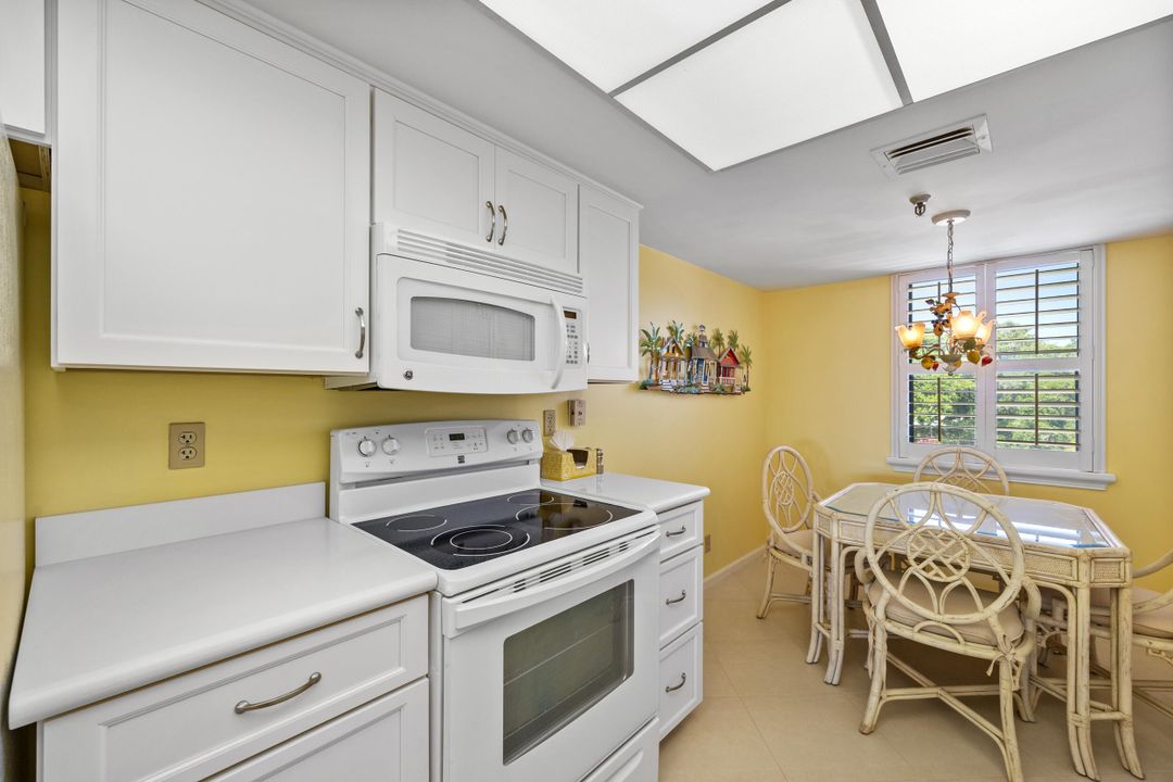 For Sale: $1,100,000 (2 beds, 2 baths, 1520 Square Feet)