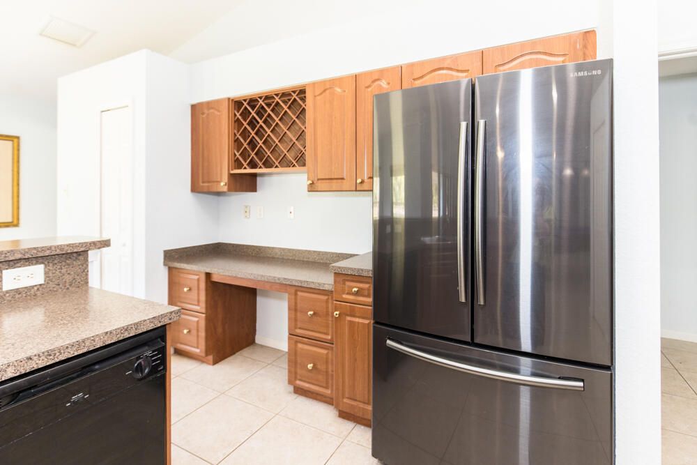 Active With Contract: $4,400 (3 beds, 2 baths, 2105 Square Feet)