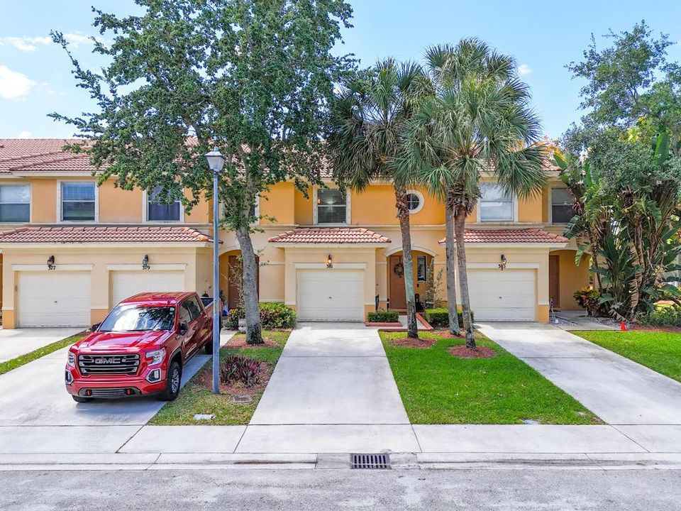 For Sale: $395,000 (2 beds, 2 baths, 1448 Square Feet)