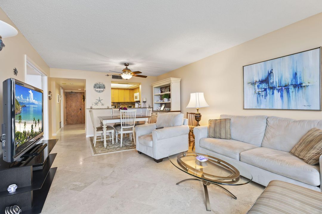 For Sale: $459,000 (2 beds, 2 baths, 1174 Square Feet)