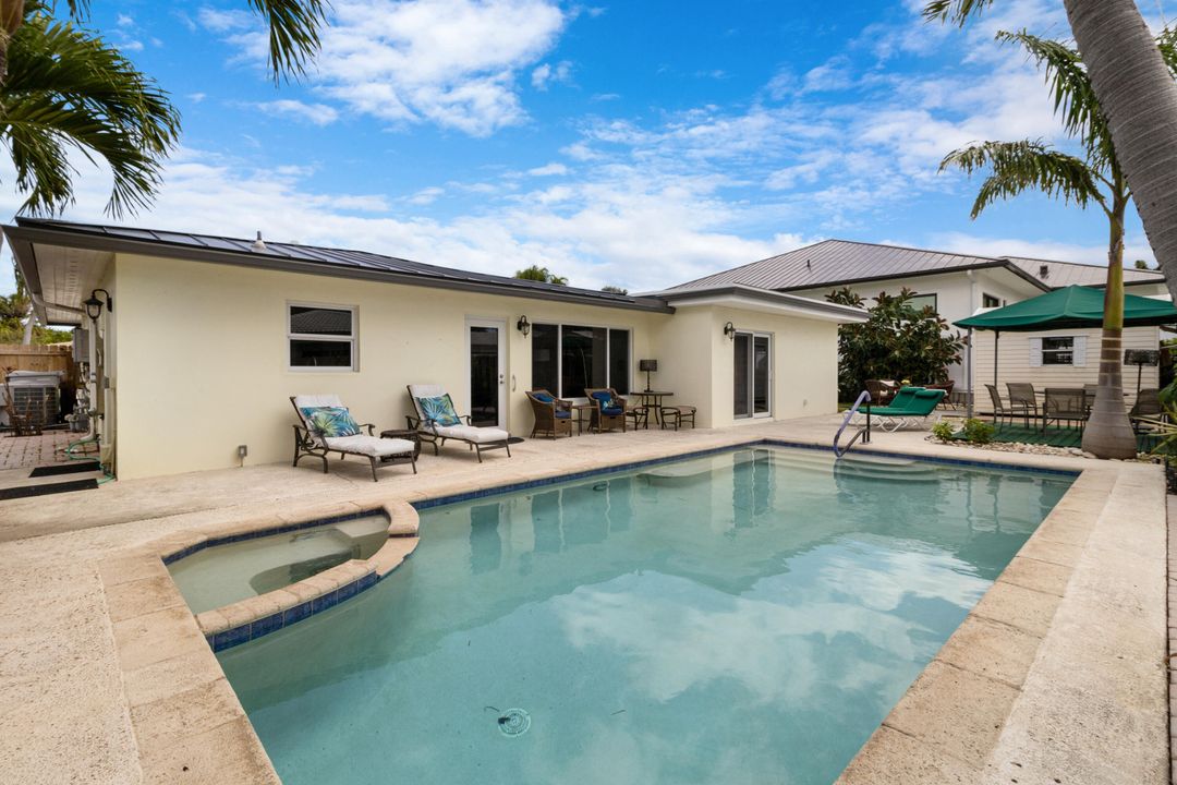 Active With Contract: $898,000 (4 beds, 2 baths, 1747 Square Feet)