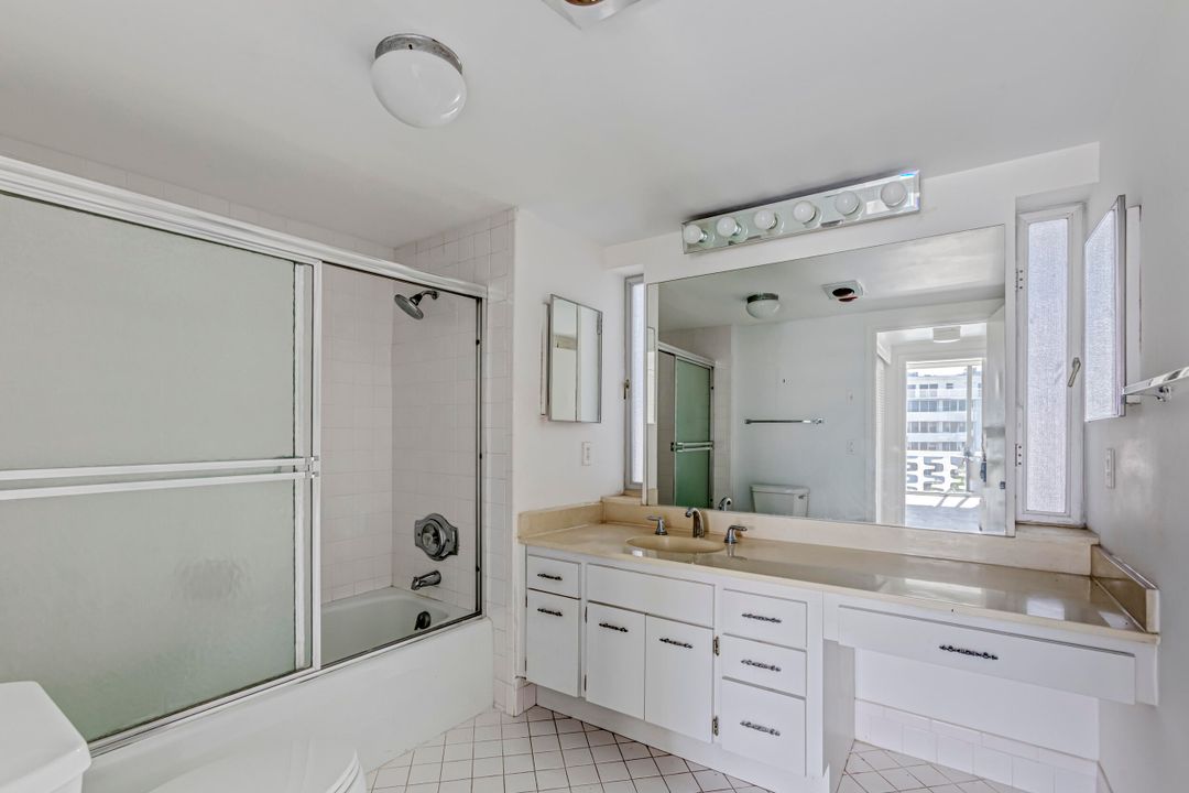 Active With Contract: $480,000 (2 beds, 2 baths, 1212 Square Feet)