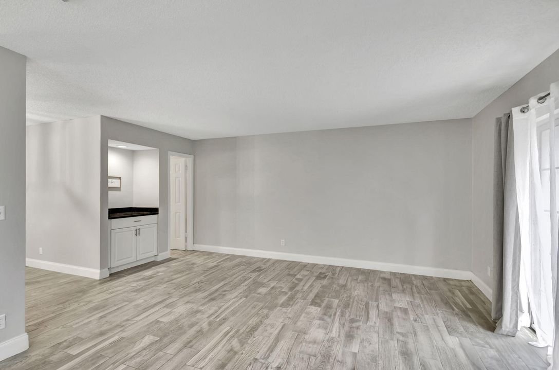 Active With Contract: $369,900 (3 beds, 2 baths, 1848 Square Feet)