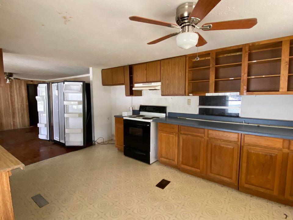 For Sale: $135,000 (3 beds, 2 baths, 1272 Square Feet)