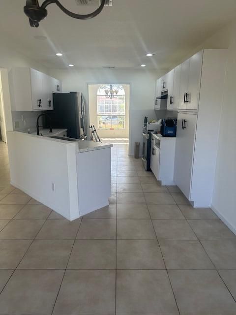 For Rent: $2,600 (3 beds, 1 baths, 1516 Square Feet)