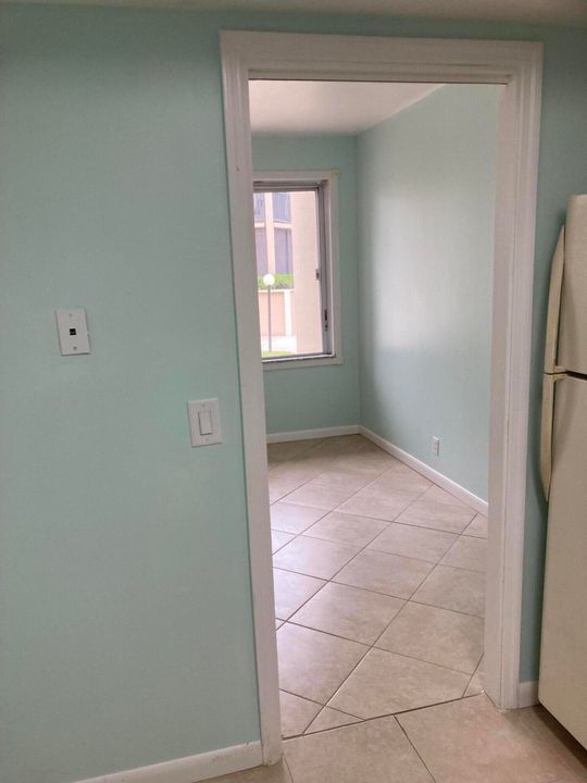 For Rent: $2,095 (2 beds, 1 baths, 1200 Square Feet)