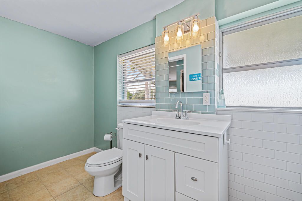 For Sale: $505,000 (2 beds, 2 baths, 1461 Square Feet)