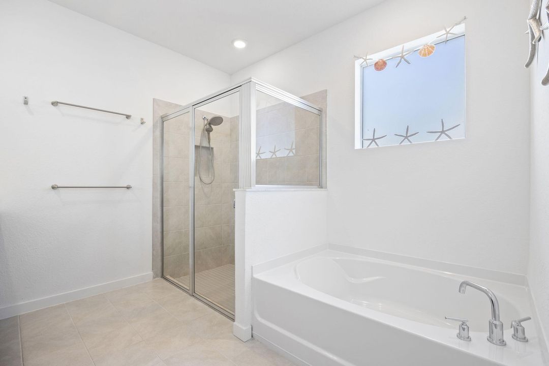 出租: $6,000 (3 贝兹, 2 浴室, 1656 平方英尺)
