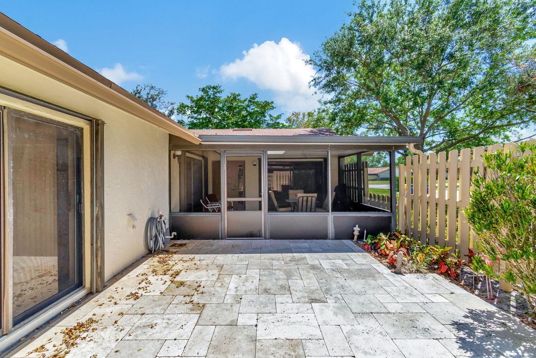 For Sale: $289,500 (2 beds, 2 baths, 1188 Square Feet)