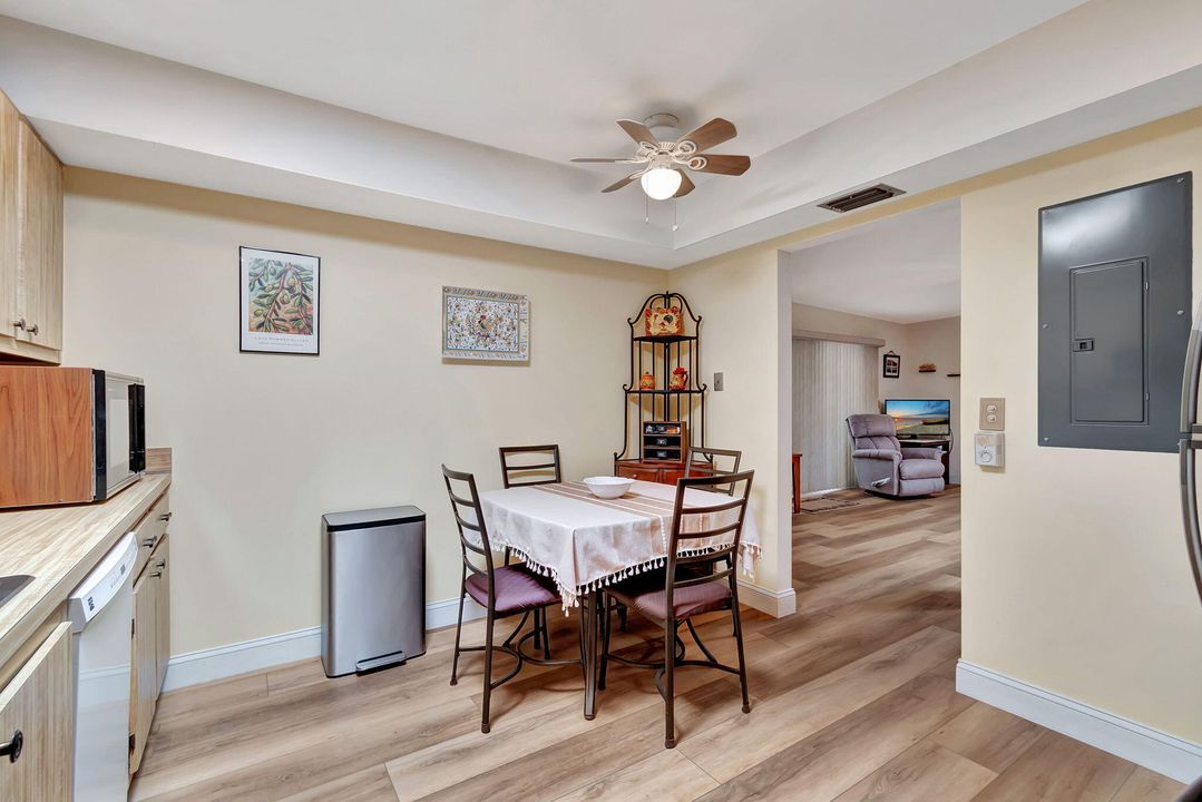 For Sale: $280,000 (2 beds, 2 baths, 1188 Square Feet)