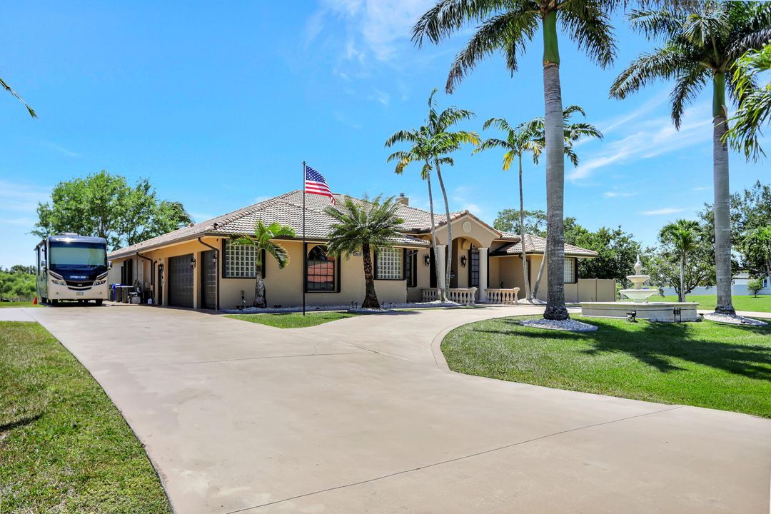 For Sale: $2,050,000 (5 beds, 3 baths, 3274 Square Feet)