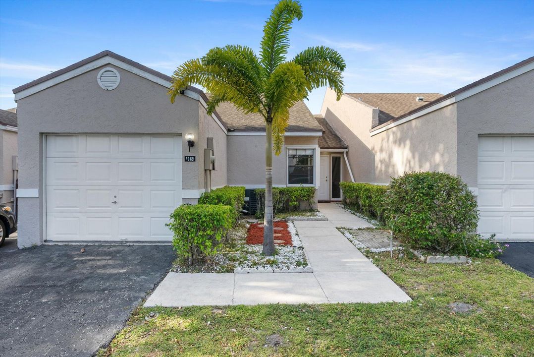 Active With Contract: $409,990 (3 beds, 2 baths, 1486 Square Feet)