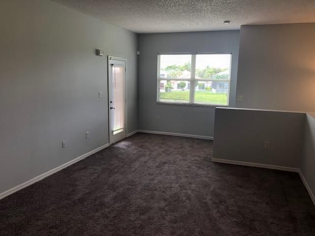 Active With Contract: $2,750 (3 beds, 2 baths, 1417 Square Feet)