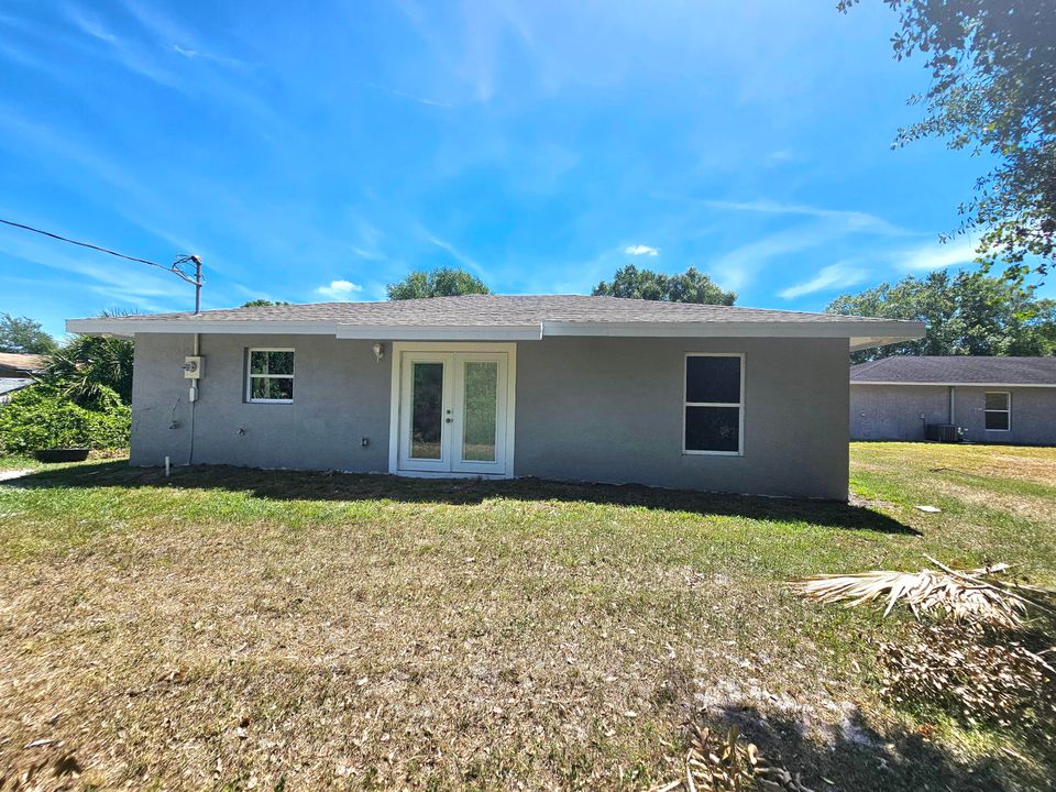 For Sale: $268,000 (3 beds, 2 baths, 1151 Square Feet)