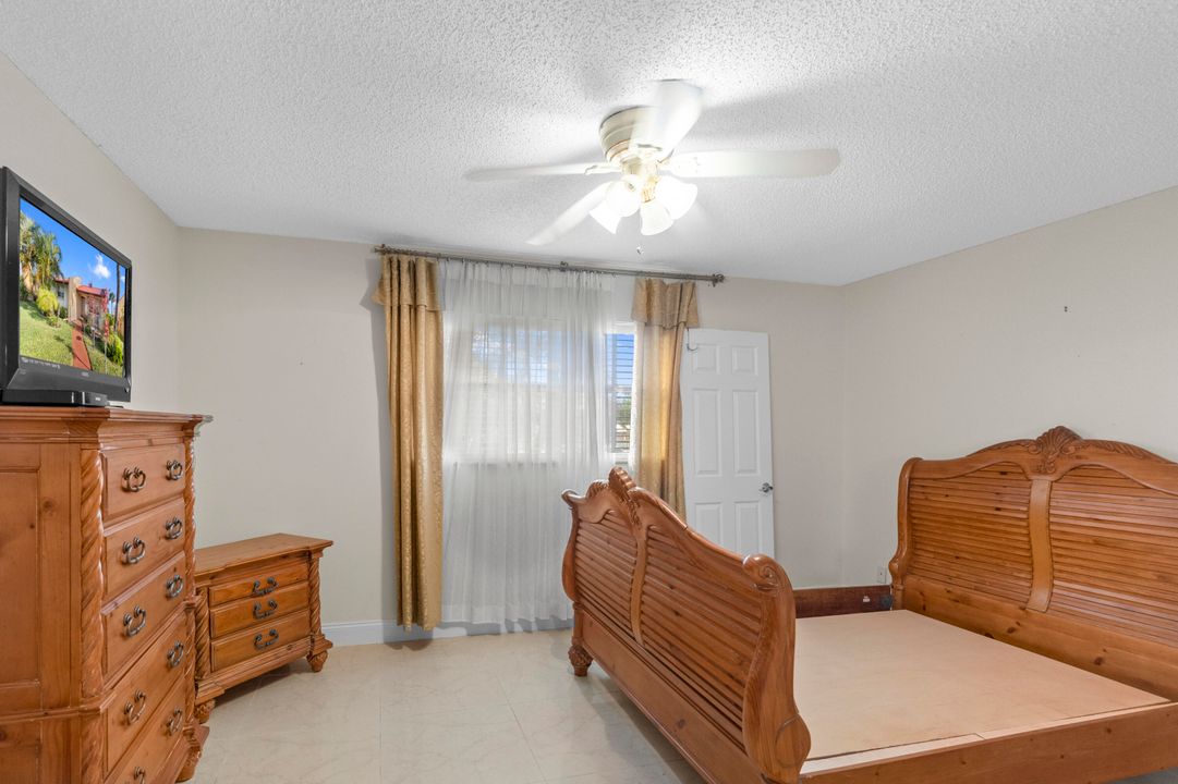 For Sale: $224,900 (2 beds, 2 baths, 1197 Square Feet)