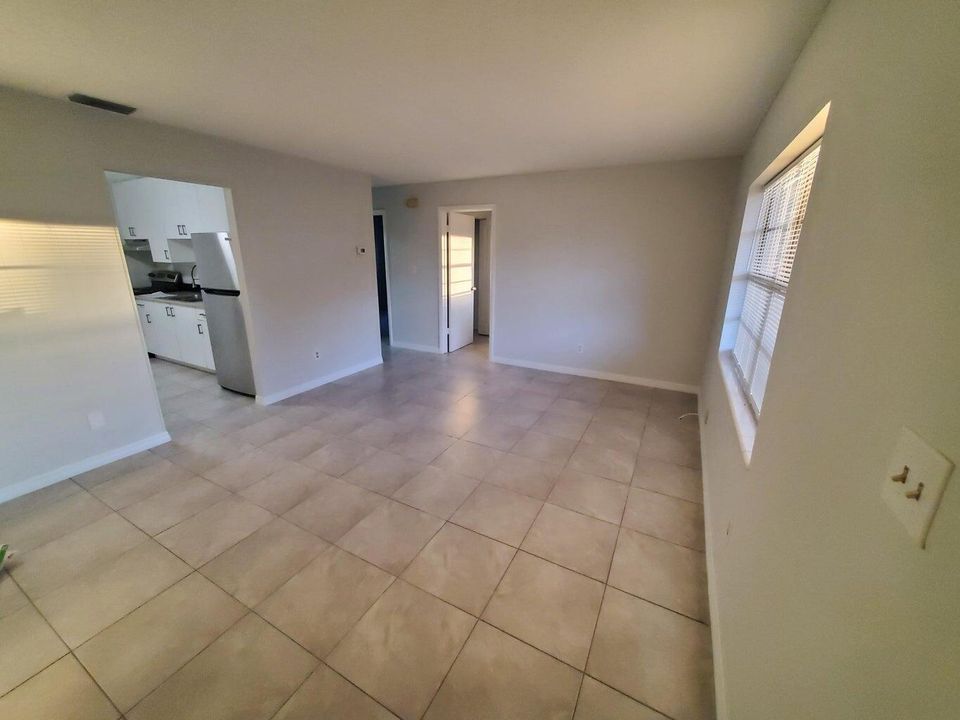 For Rent: $1,550 (2 beds, 2 baths, 900 Square Feet)