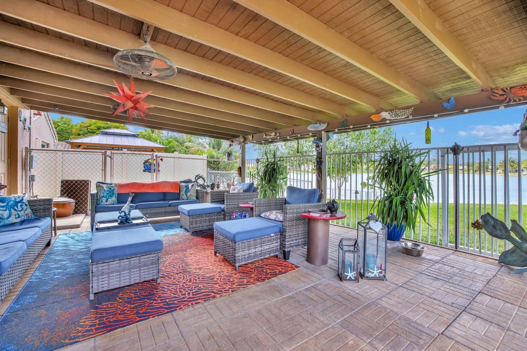 For Sale: $800,000 (3 beds, 2 baths, 1580 Square Feet)