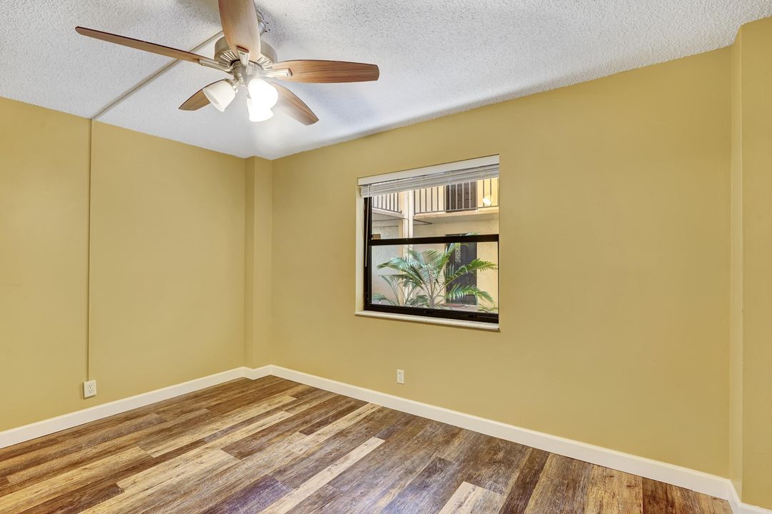 For Sale: $244,900 (2 beds, 2 baths, 1029 Square Feet)