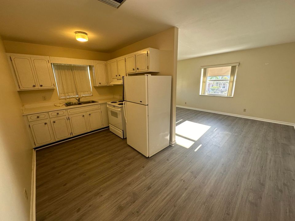 For Rent: $1,450 (1 beds, 1 baths, 620 Square Feet)