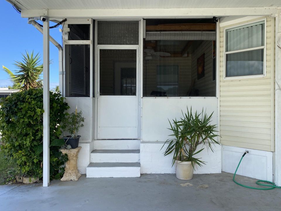 For Sale: $79,000 (2 beds, 2 baths, 1150 Square Feet)