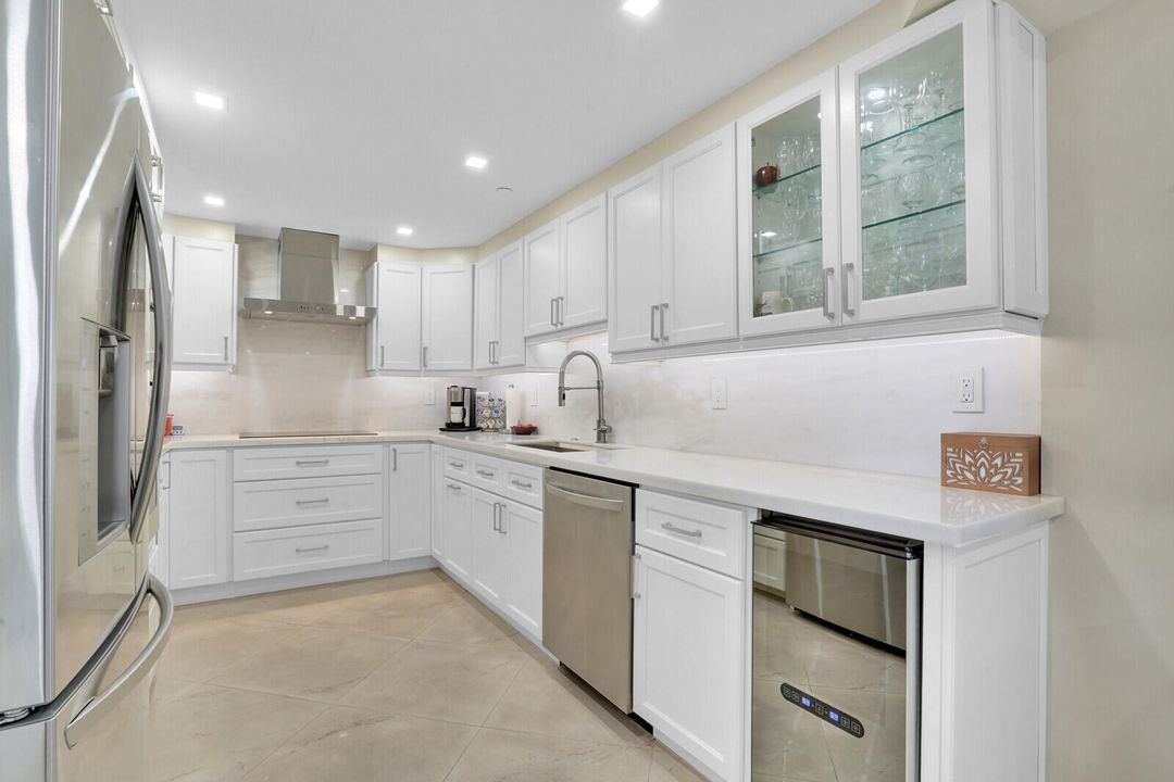 For Sale: $824,900 (2 beds, 2 baths, 1305 Square Feet)