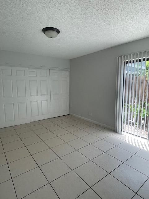 For Rent: $2,000 (2 beds, 2 baths, 864 Square Feet)
