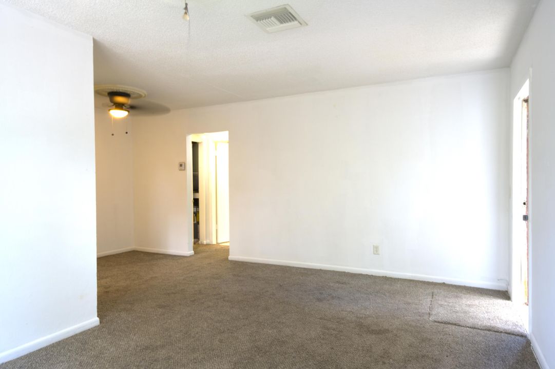 For Rent: $1,600 (1 beds, 1 baths, 640 Square Feet)
