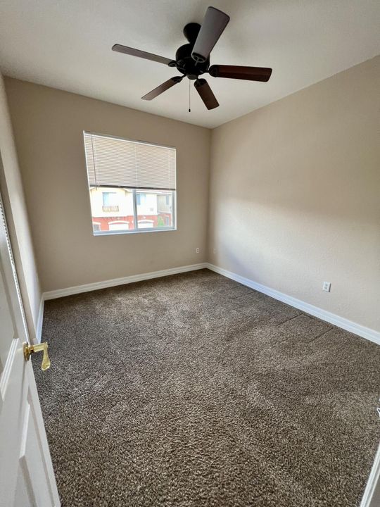 For Rent: $2,375 (2 beds, 2 baths, 1072 Square Feet)
