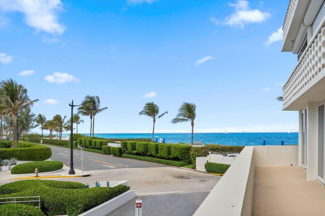 For Sale: $2,995,000 (2 beds, 2 baths, 1547 Square Feet)