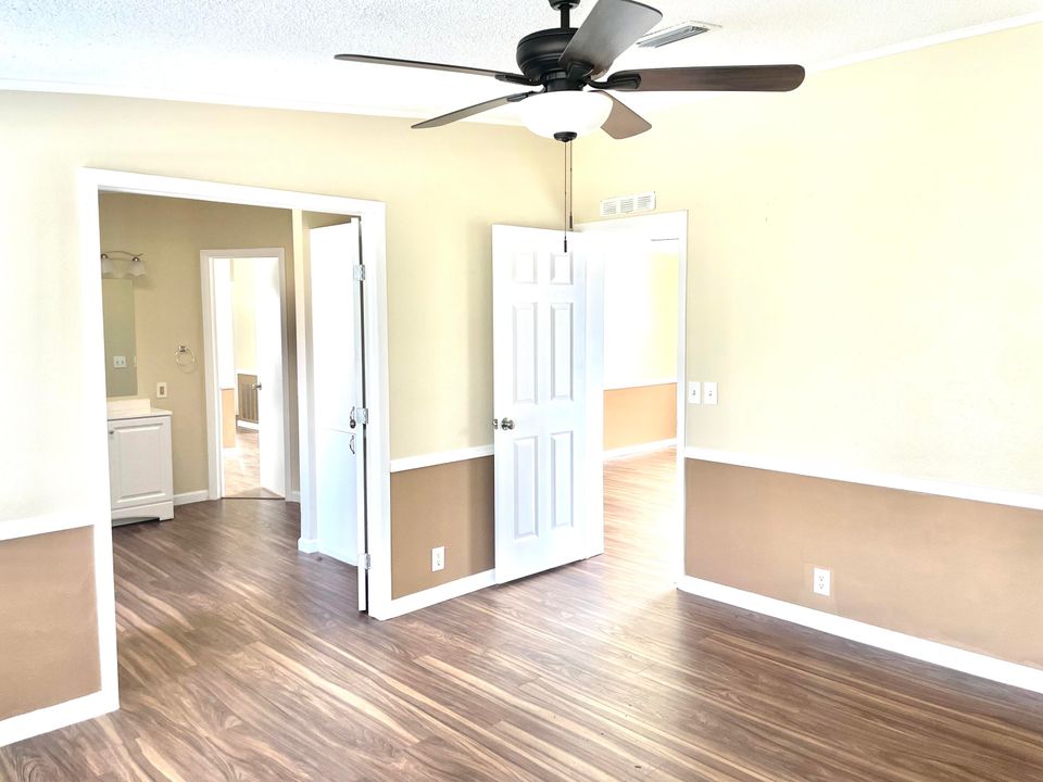For Sale: $125,000 (2 beds, 2 baths, 1512 Square Feet)