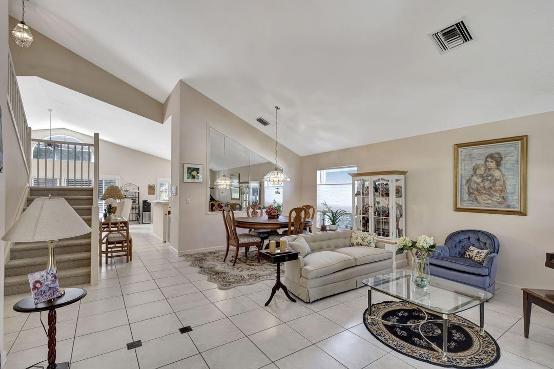 For Sale: $1,150,000 (4 beds, 2 baths, 2658 Square Feet)